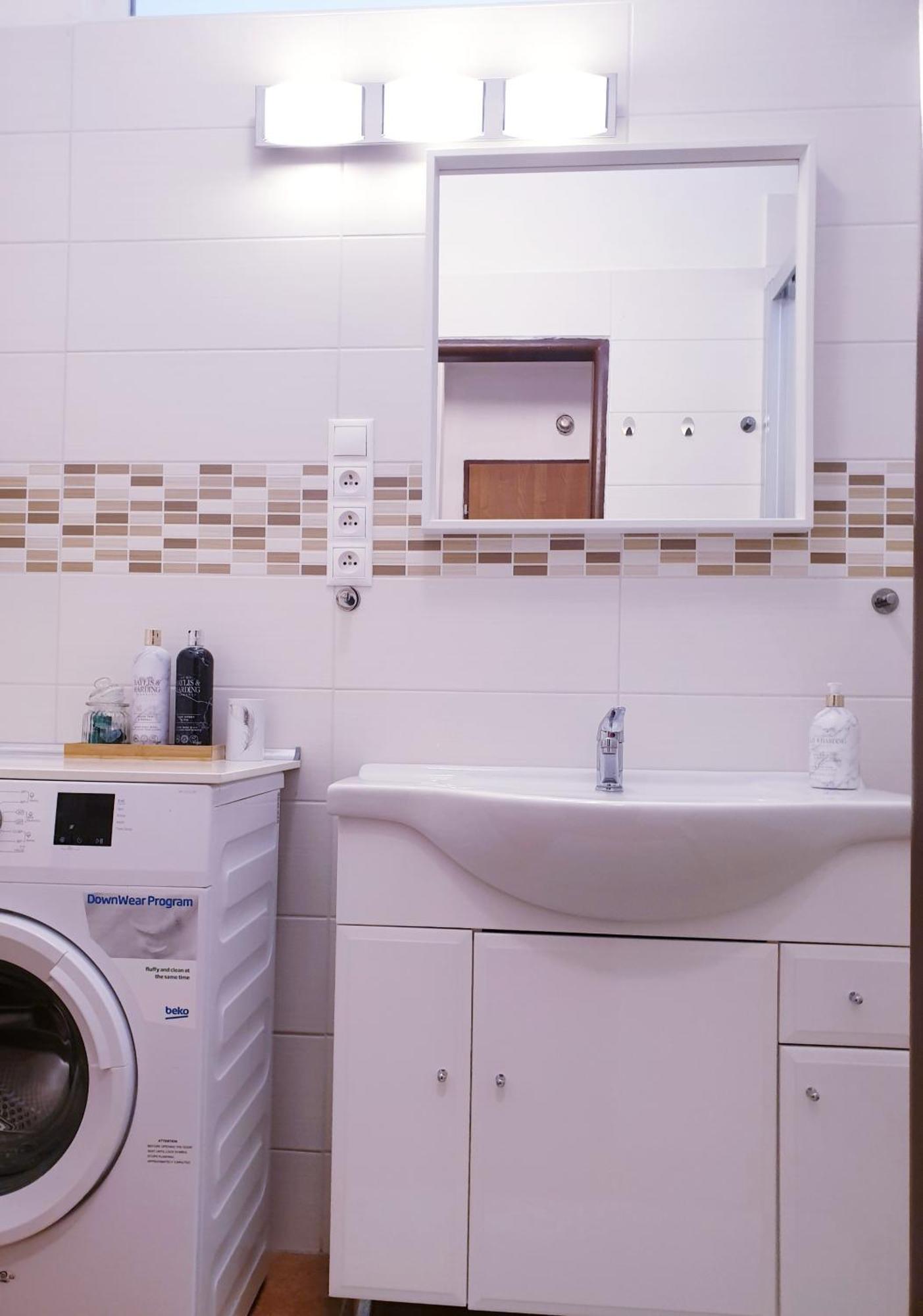 Apartman Central, Self Check In 24 H, Free Parking 班斯卡-比斯特里察 外观 照片